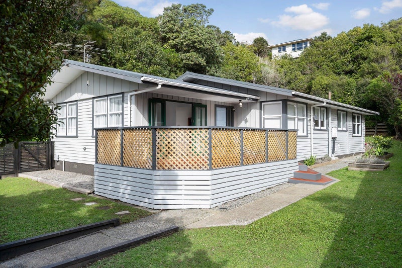 6 Jay Street, Paparangi, Wellington - Carousel 1