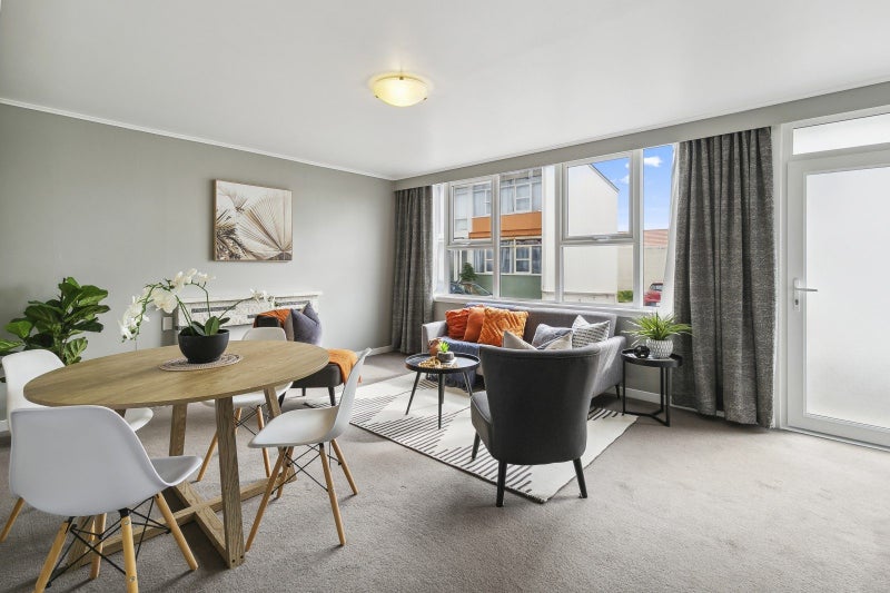 6/55 Apu Crescent, Lyall Bay, Wellington - Carousel 2