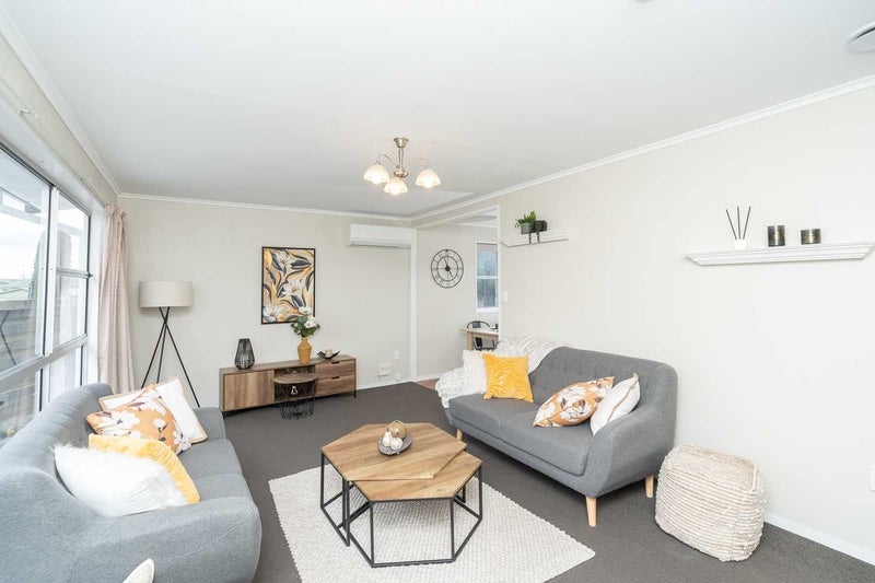 17 Margaret Place, Deanwell, Hamilton - Carousel 2