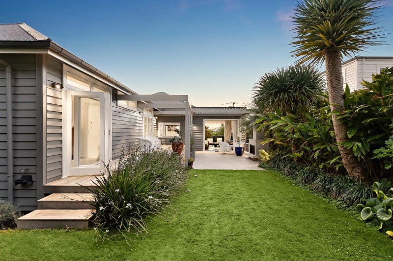 4 Farrar Street, Grey Lynn, Auckland - Carousel 2