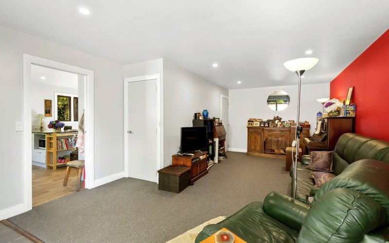 5 Wairere Road, Belmont, Lower Hutt - Carousel 4