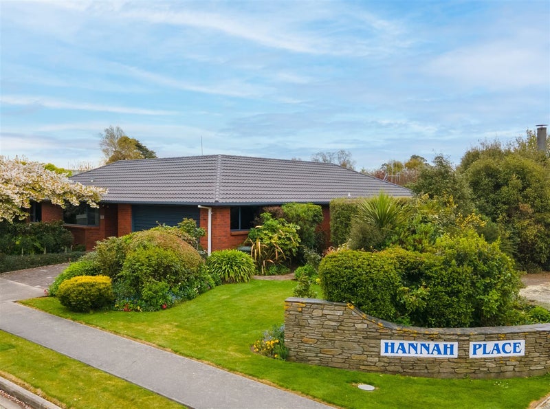2 Hannah Place, Holmes Hill, Oamaru - Carousel 1