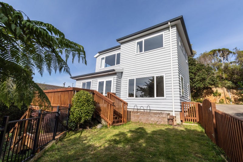 147 Helston Road, Paparangi, Wellington - Carousel 1