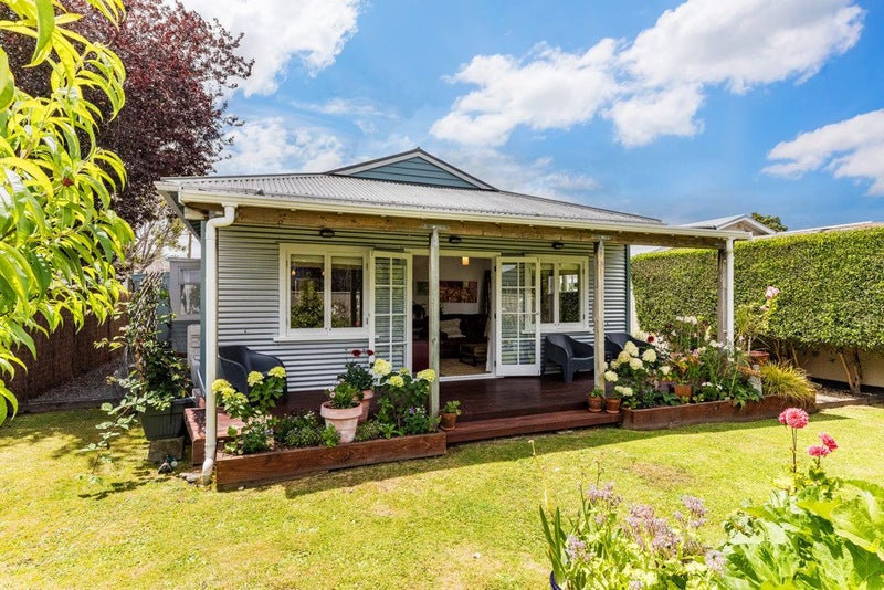41 Royal Street, Upper Hutt Central, Upper Hutt - Carousel 1