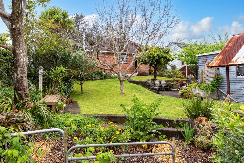 26 Renton Road, Mount Albert, Auckland - Carousel 1