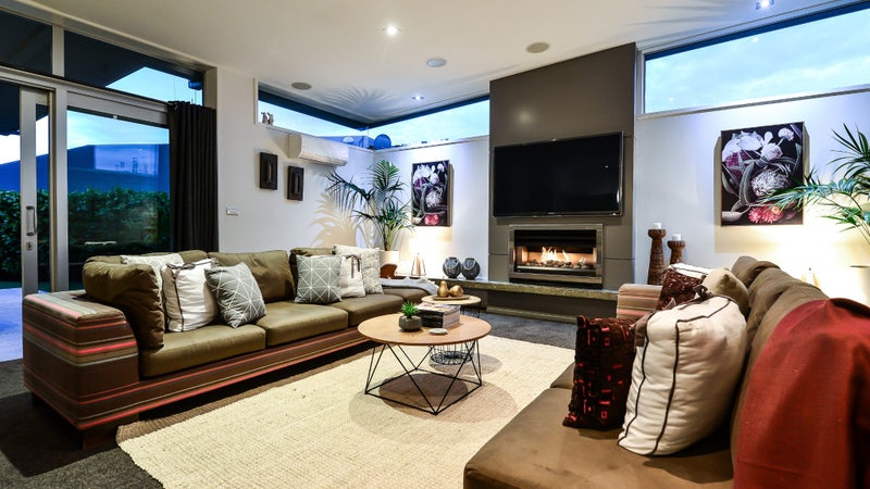 38 Winslow Court, Huntington, Hamilton - Carousel 1