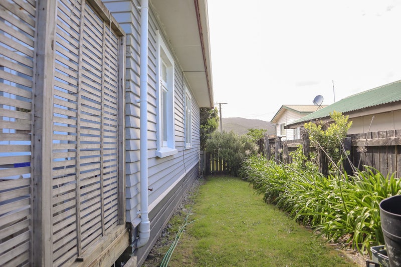 114 Blake Street, Blaketown, Greymouth - Carousel 25