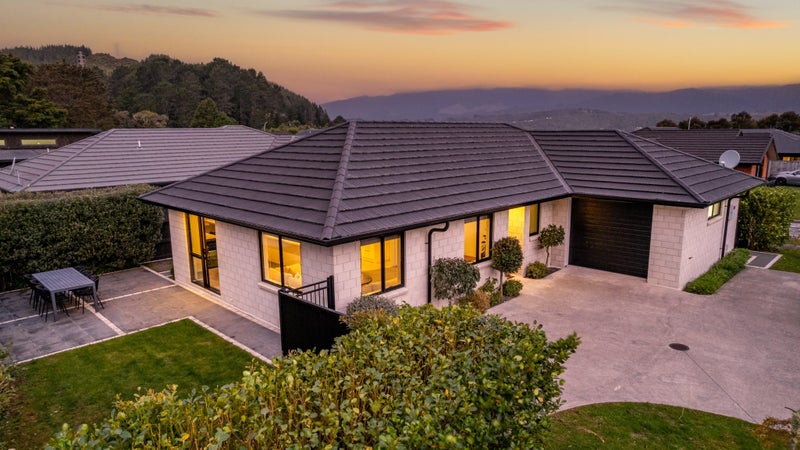 84 Riverstone Drive, Riverstone Terraces, Upper Hutt - Carousel 1