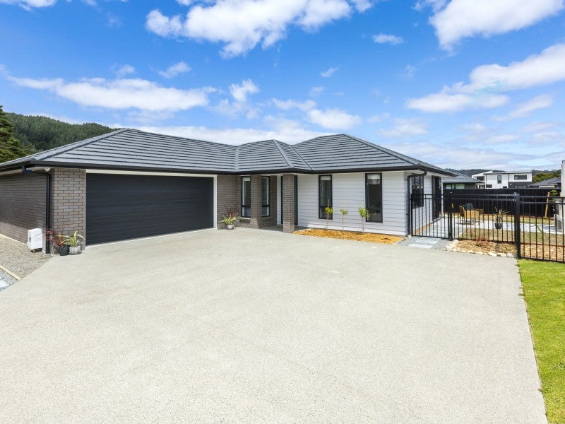 27 Salisbury Crescent, Wallaceville, Upper Hutt - Carousel 2
