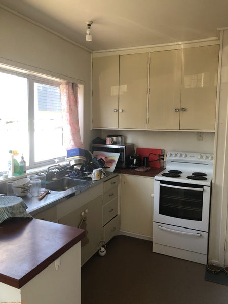 142 Old Farm Road, Hamilton East, Hamilton - Carousel 2