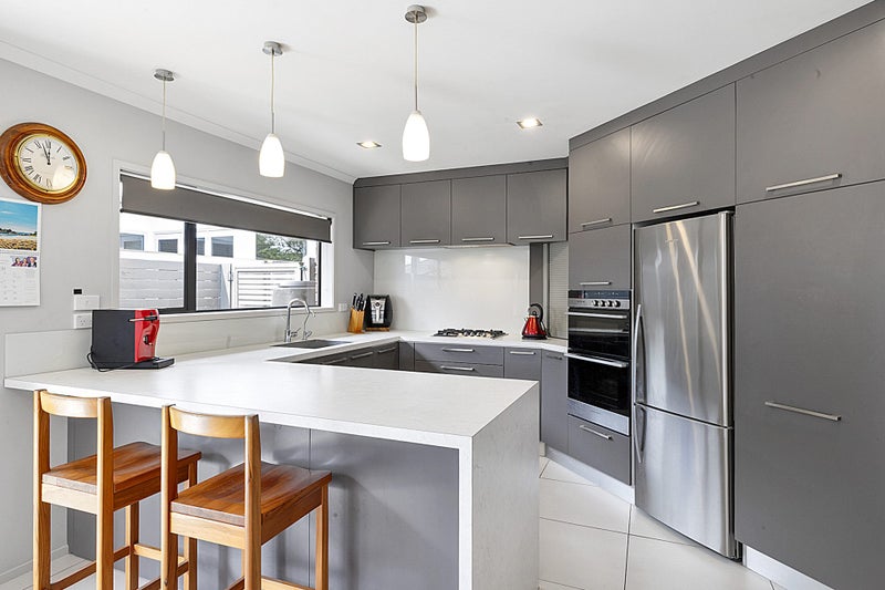 11B Montrose Place, Highlands Park, New Plymouth - Carousel 2