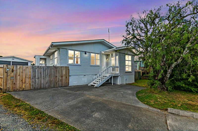 14 Riverpark Crescent, Henderson, Auckland - Carousel 1