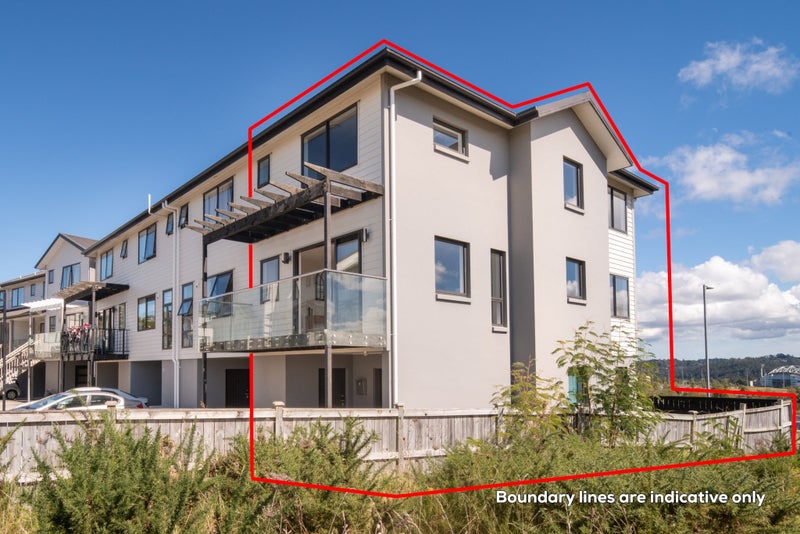 1 Peony Mews, Oteha, Auckland - Carousel 2