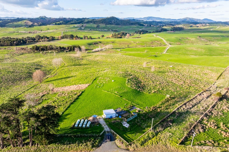 197 Ford Road, WHAKAPIRAU - Carousel 21