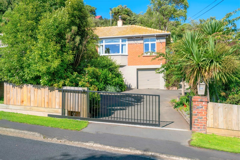 16 Shandon Street, Roseneath, Dunedin - Carousel 1