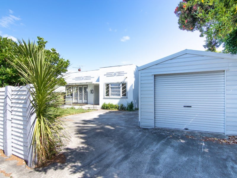 10 Pahiatua Street, Hokowhitu, Palmerston North - Carousel 1