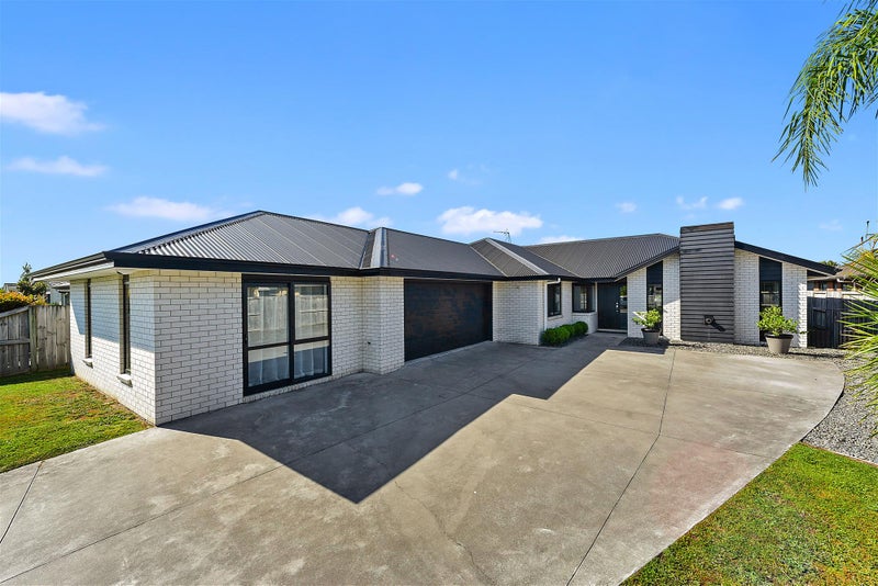 23 Piwakawaka Court, Rototuna North, Hamilton - Carousel 1