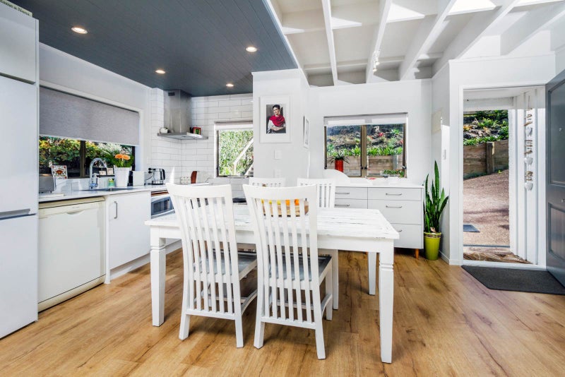 2/813 East Coast Road, Northcross, Auckland - Carousel 2