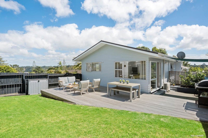 1/1 Pemberton Avenue, Bayview, Auckland - Carousel 1