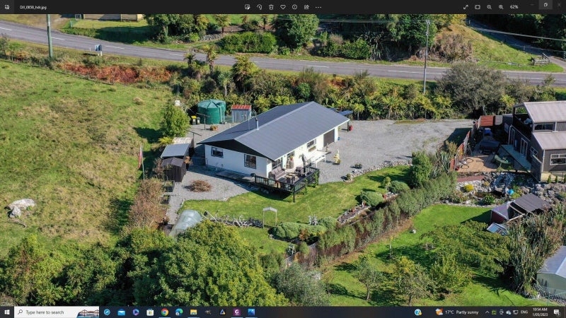 2 Back Creek Road, Hokitika - Carousel 34