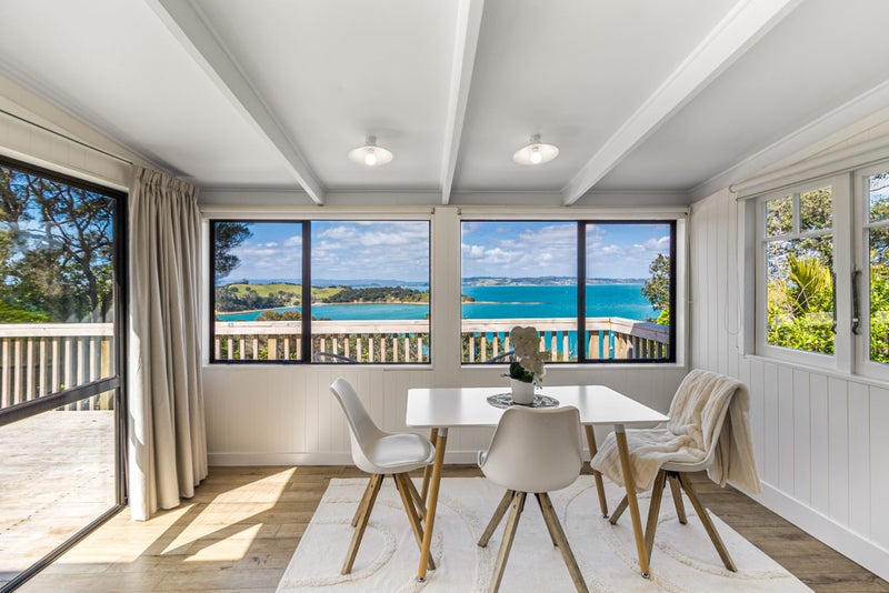 9 Upland Road, Omiha, Waiheke Island - Carousel 2