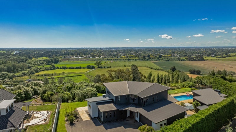 27 Wake Place, Palmerston North - Carousel 2