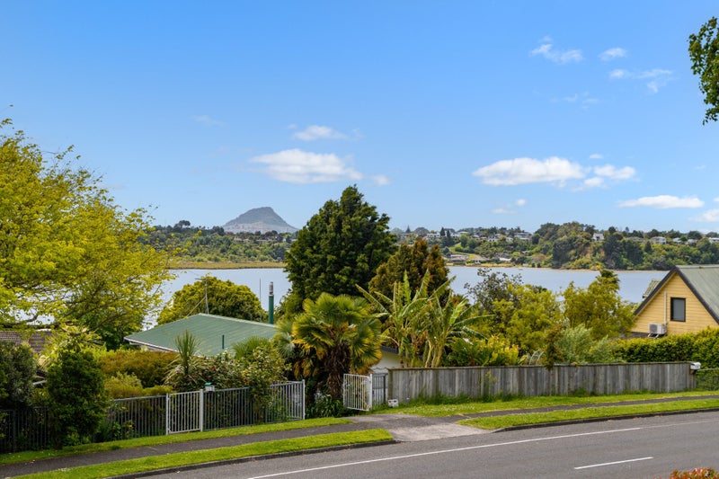 19 Victory Street, Welcome Bay, Tauranga - Carousel 2