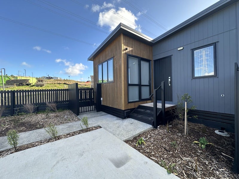 25 Olearia Street, Tōtara Park, Auckland - Carousel 2