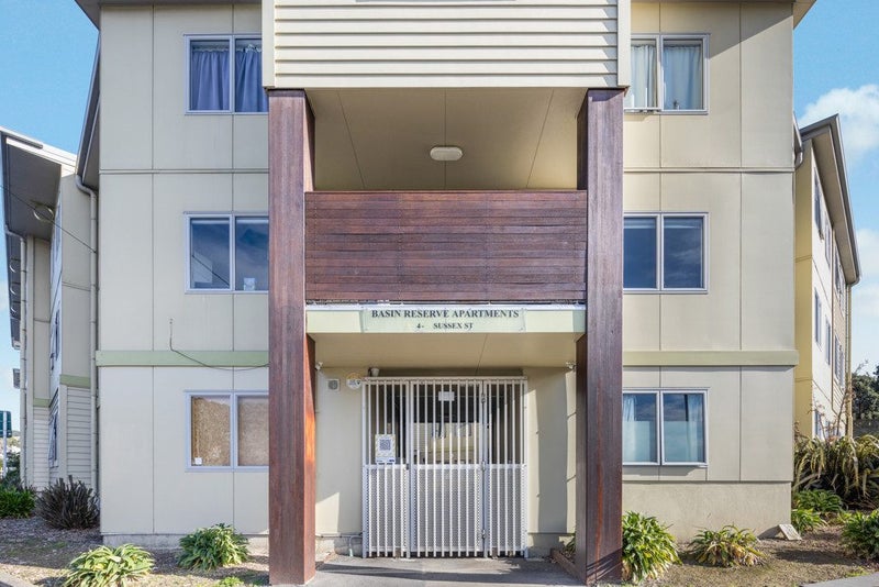 57/4 Sussex Street, Mount Cook, Wellington - Carousel 2