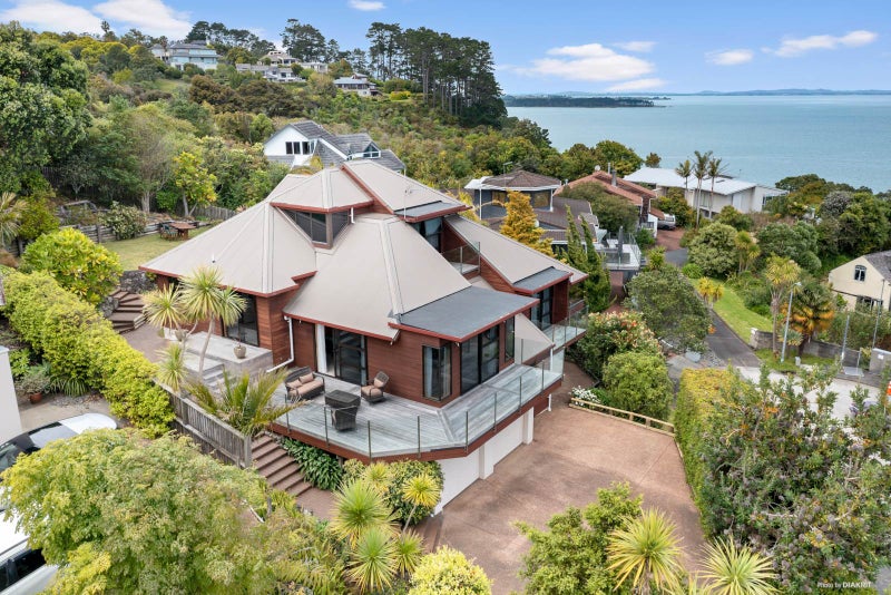 6 Godwit Place, Lynfield, Auckland - Carousel 1