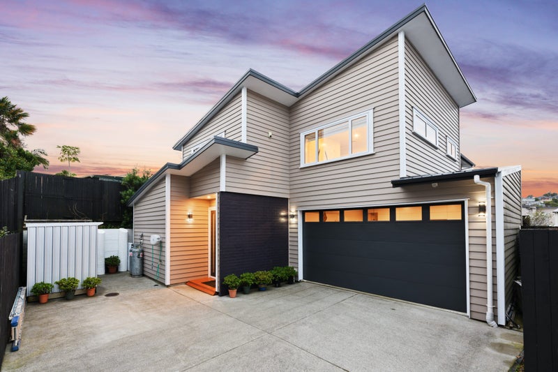 59 Sunshine Boulevard, Sunnyvale, Auckland - Carousel 1