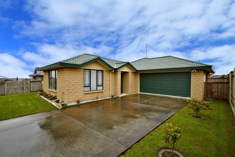 25 Logan Way, Kelvin Grove, Palmerston North - Carousel 21