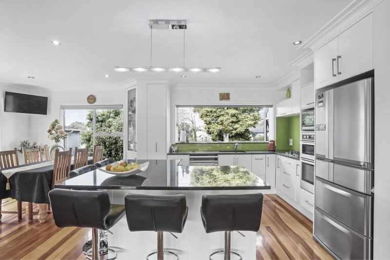 19 Merchant Avenue, Te Atatu South, Auckland - Carousel 2