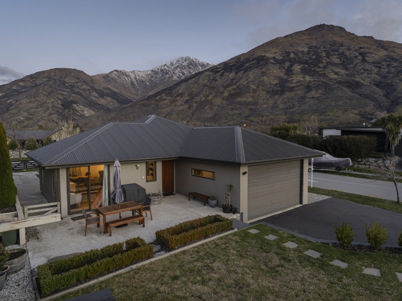 2 Quill Street, Lake Hayes, Queenstown - Carousel 17