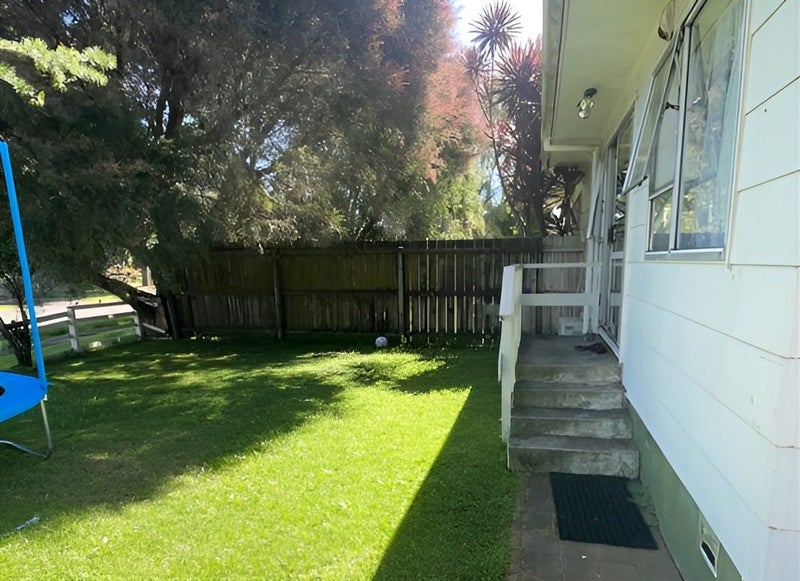 25B Challen Close, Conifer Grove, Takanini - Carousel 14