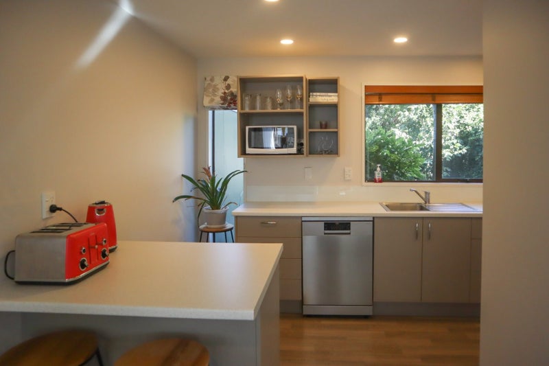 3/2 Canon Street, St Albans, Christchurch - Carousel 2