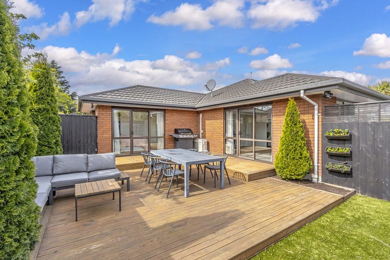 2/71 Shirley Road, Shirley, Christchurch - Carousel 1