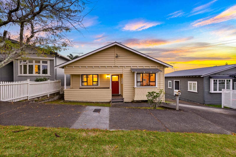 42 Warwick Avenue, Westmere, Auckland - Carousel 1