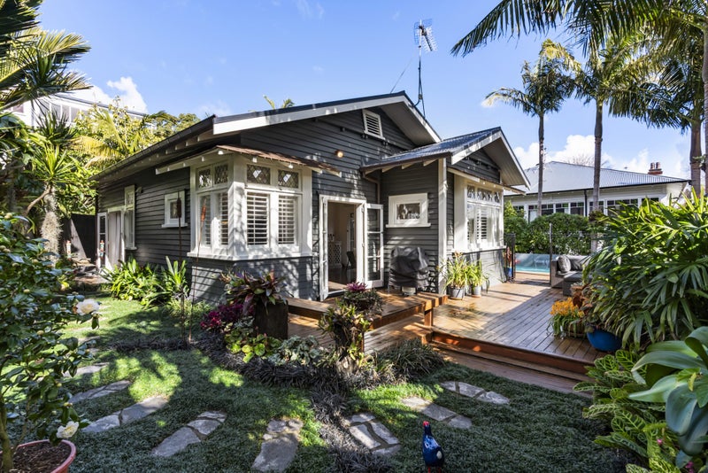 9A Sentinel Road, Herne Bay, Auckland - Carousel 1