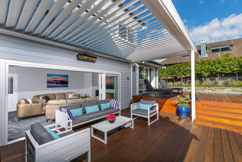 9 Asbury Crescent, Campbells Bay, Auckland - Carousel 2