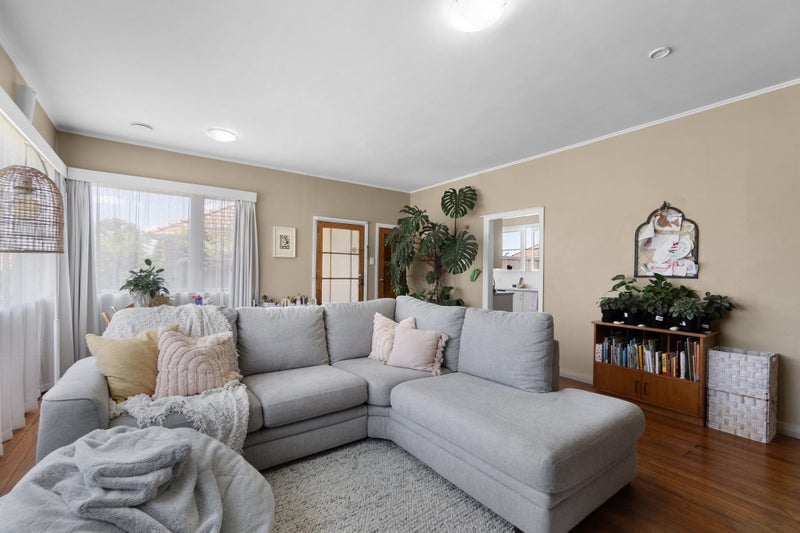 67 Jellicoe Drive, Hamilton East, Hamilton - Carousel 2