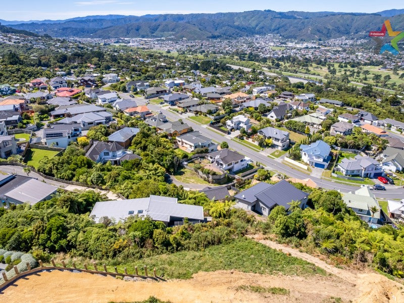 7 Winifred Way, Belmont, Lower Hutt - Carousel 2