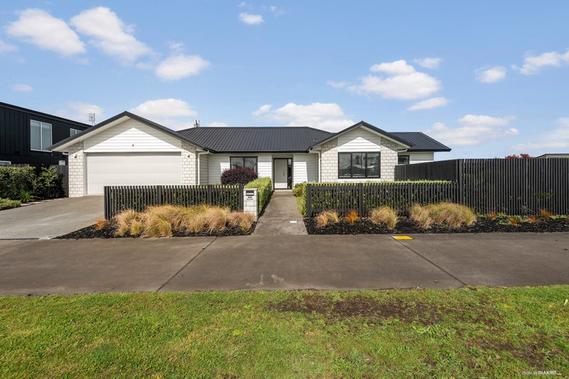 509 Webb Drive, Chartwell, Hamilton - Carousel 1