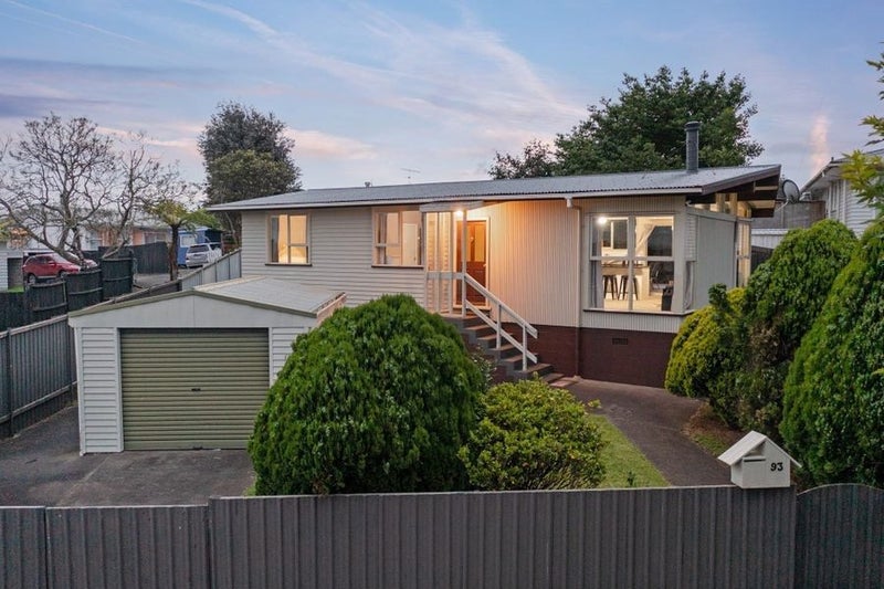 93 Crawford Avenue, Mangere Bridge, Auckland - Carousel 1