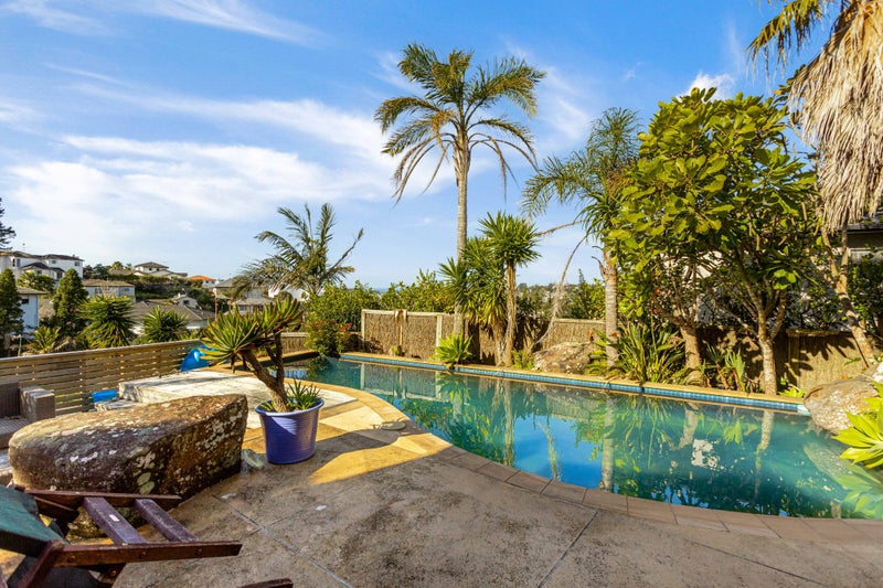 50 Langana Avenue, Browns Bay, Auckland - Carousel 2