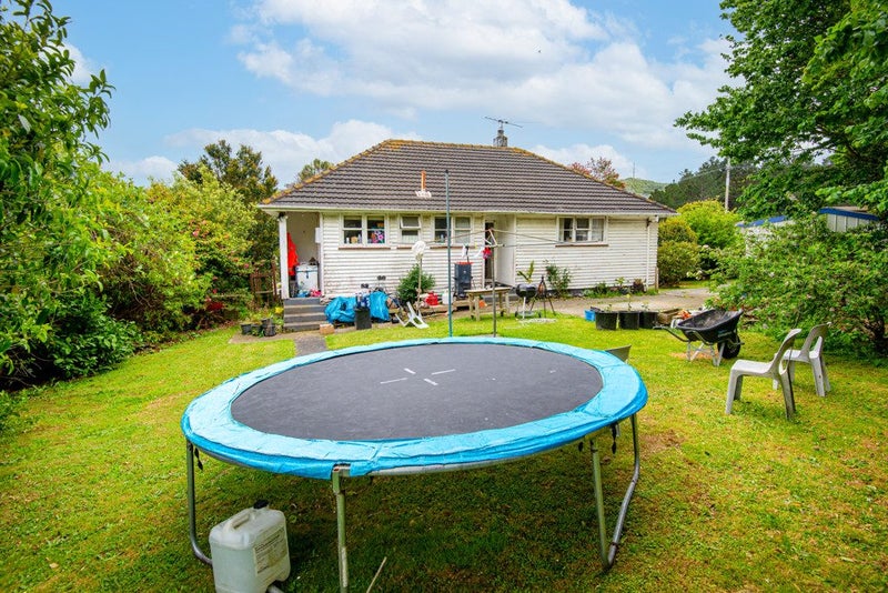 18 Hereford Street, Cannons Creek, Porirua - Carousel 19