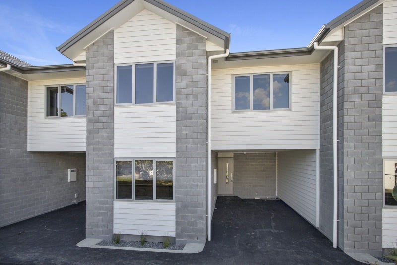 2/16 Manning Street, Hamilton Central, Hamilton - Carousel 1