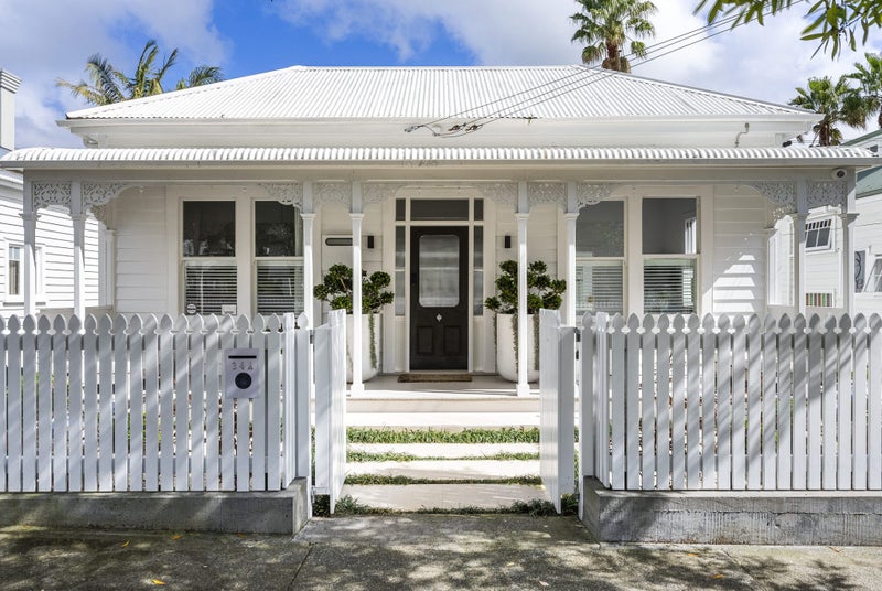 34 Sentinel Road, Herne Bay, Auckland - Carousel 1