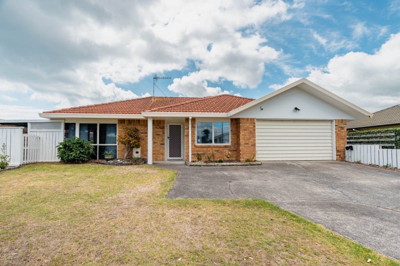 88 PACIFIC VIEW ROAD, Papamoa Beach, Tauranga - Carousel 2