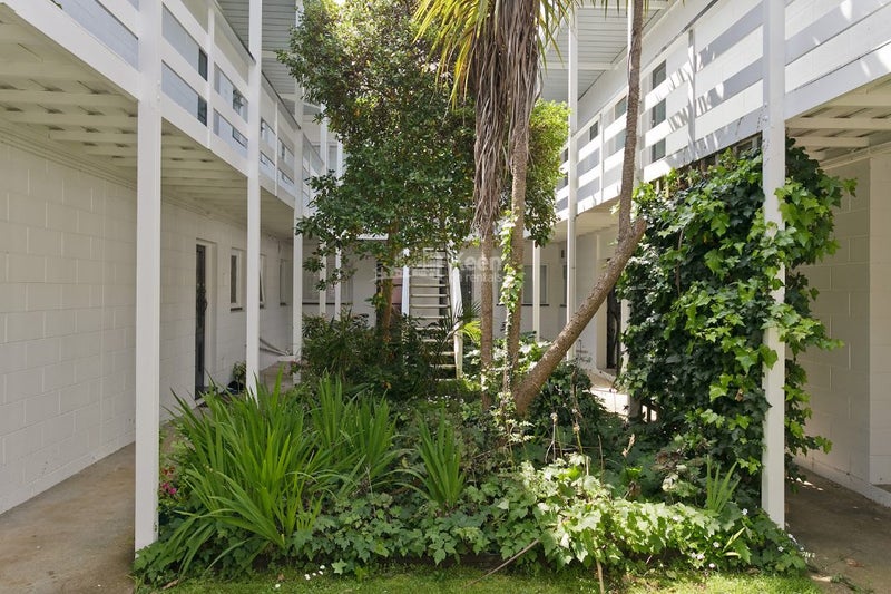 2/5 Claybrook Road, Parnell, Auckland - Carousel 2